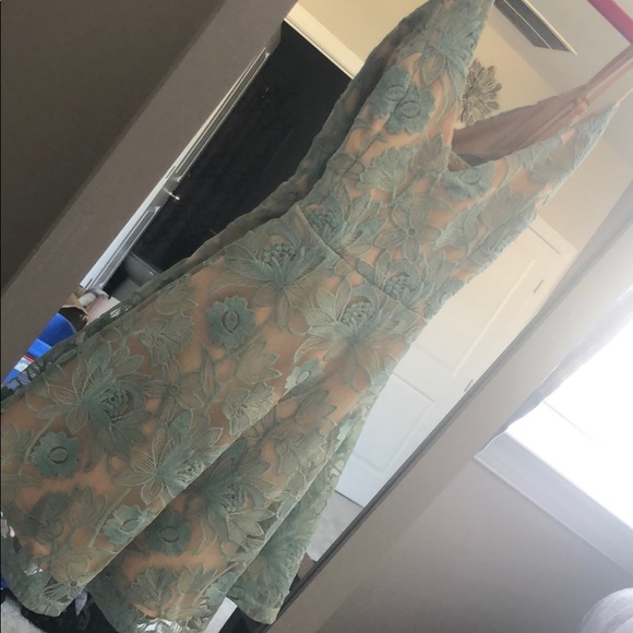 Dress - Picture 2 of 4